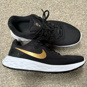 Nike Black Sneakers